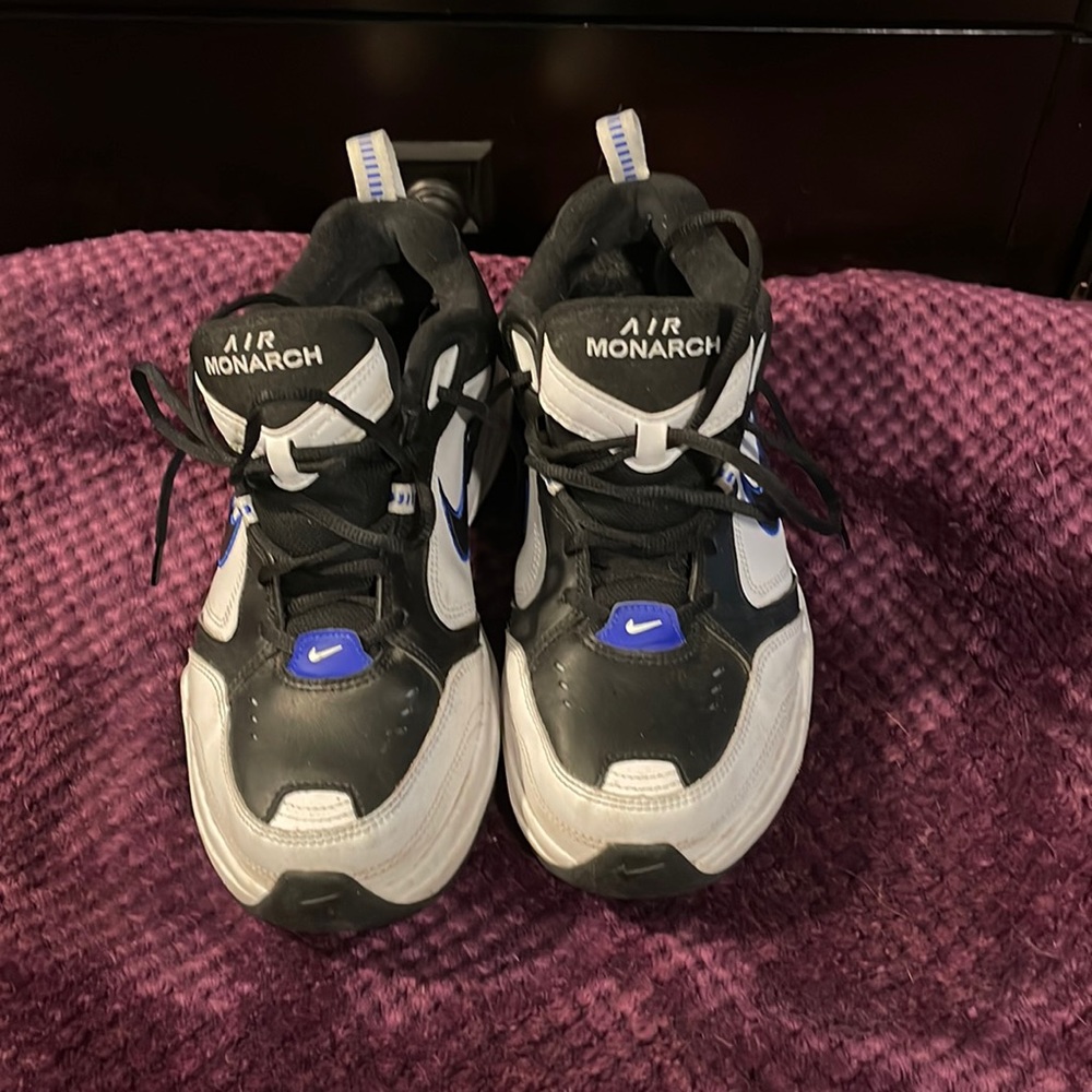 Men’s Nike air monarch edition size 9.5 wide gently used condition